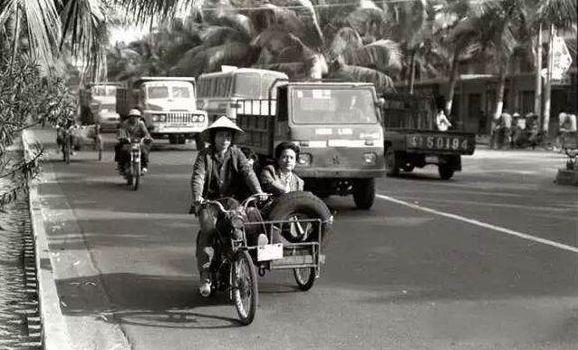 �z��1988��12��27�գ� �Ǖr(sh��)�׺��](m��i)�г���܇(ch��)��������·�O�������v�d�͵���݆܇(ch��)�ஔ(d��ng)�ڬF(xi��n)��������һ��