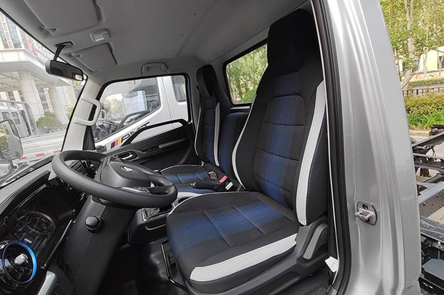 ��(n��i)����A�и���(qi��ng) ���Ի����ø��ӳ�ɫ ��(sh��)���Ը���(qi��ng)